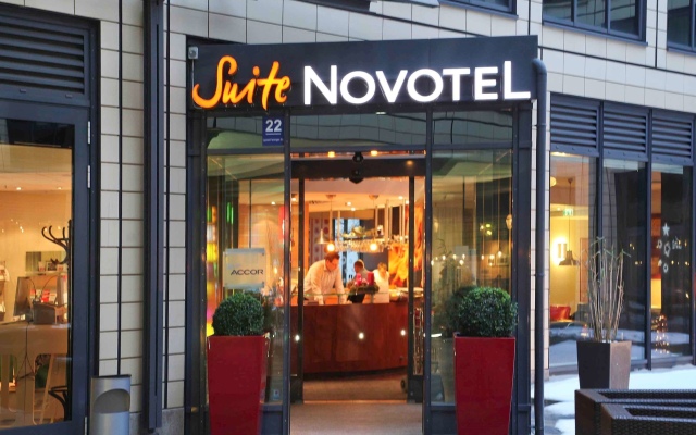 Отель Novotel Suites München Parkstadt Schwabing Германия, Мюнхен - 9 отзывов об отеле, цены и фото номеров - забронировать отель Novotel Suites München Parkstadt Schwabing онлайн вид на фасад