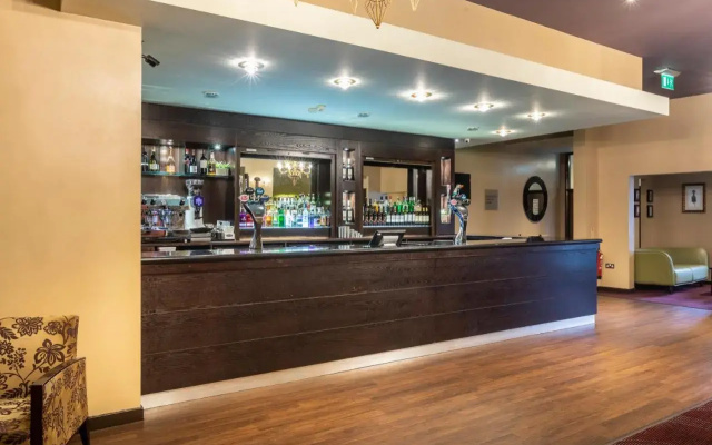 Gloucester Robinswood Hotel