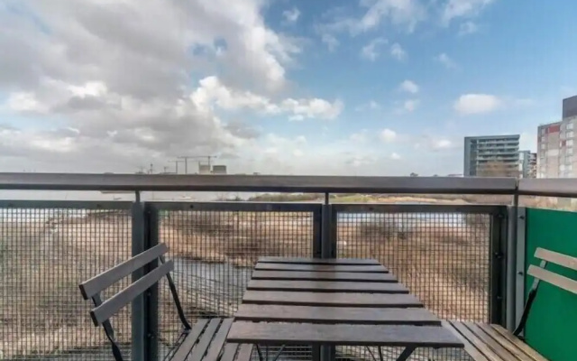 Riverside Stunning Flat In London Close To The O2