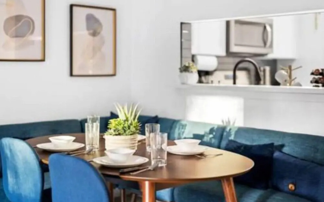 Chic 3-Bedroom Getaway in Central Austin