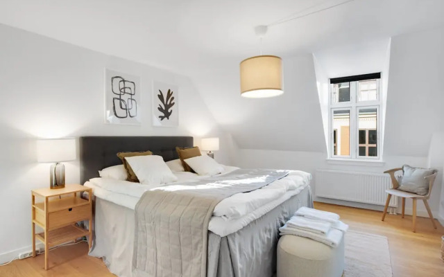 Leaves 4 - Precious 2-bdr Apt in Central Copenhagen