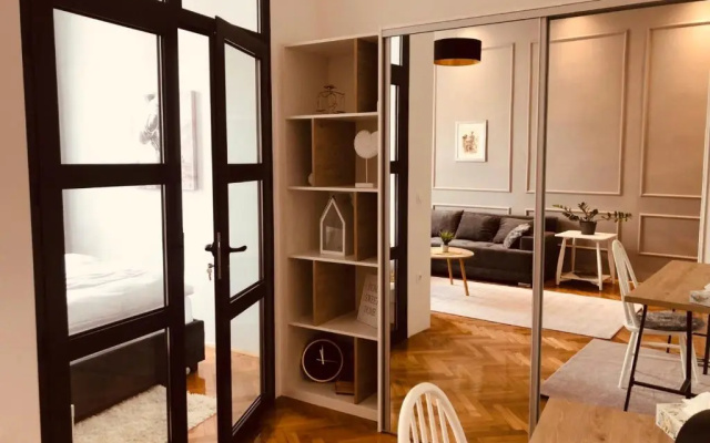 Room 44