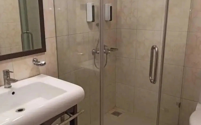 Hotel Arif Castle