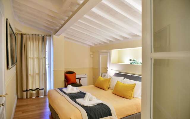 Апартаменты La Croce d'Oro - Santa Croce Suite Apartments комната для гостей
