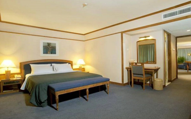 Elmi Hotel