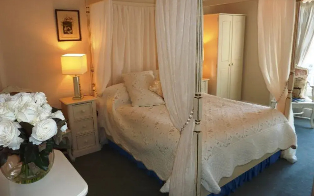 White Lodge Hotel
