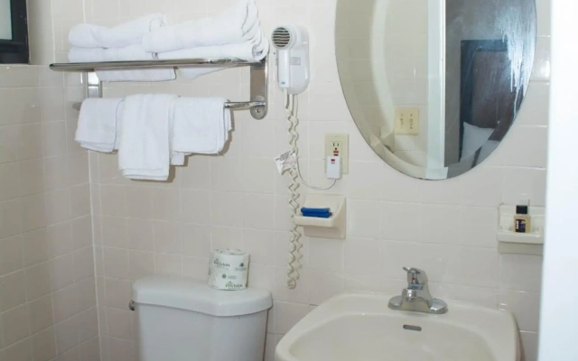 Atlantic Inn & Suites