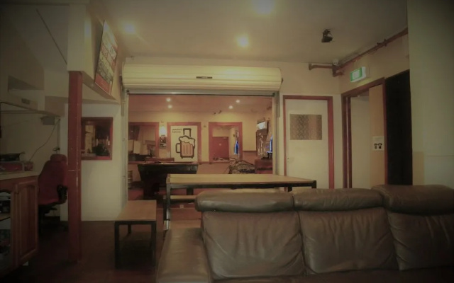 Market Tavern - Hostel and Bar