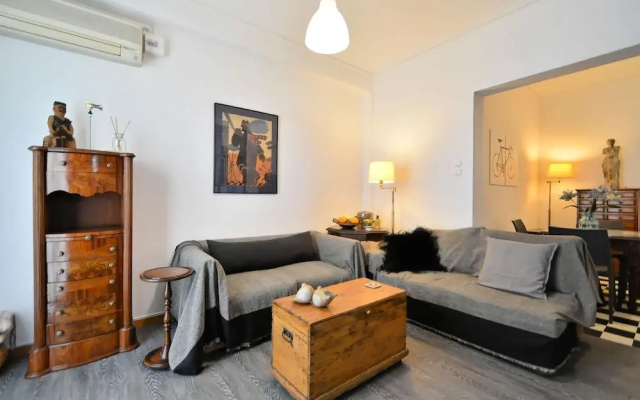 Plaka Elegant Apartment