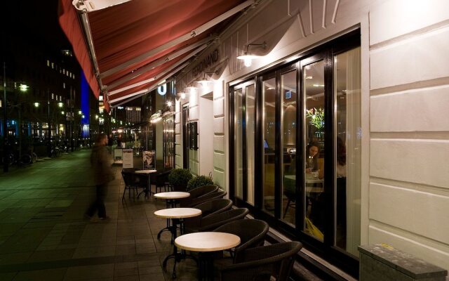 Отель Ferdinand Hotel – Bar – Restaurant Дания, Орхус - отзывы, цены и фото номеров - забронировать отель Ferdinand Hotel – Bar – Restaurant онлайн вид на фасад