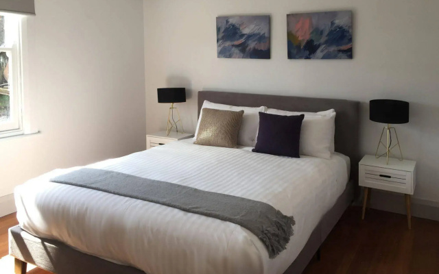 Kangaroo Bay Apartments
