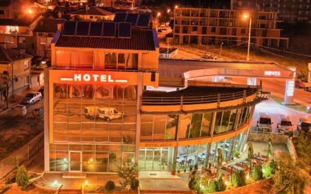 Dream Hotel Сливен вид на фасад