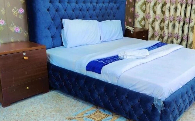 River Breeze Hotel