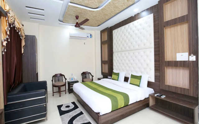 OYO 14157 RS Hotel & Restaurant
