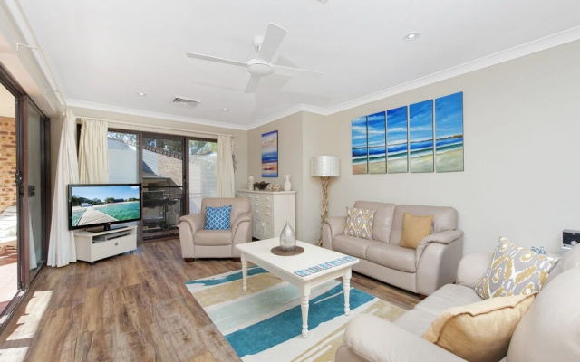 Grevillia, Bay Parklands, Unit 49/2 Gowrie Avenue