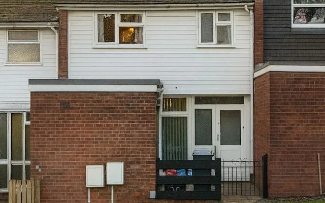 25 Ellwood path