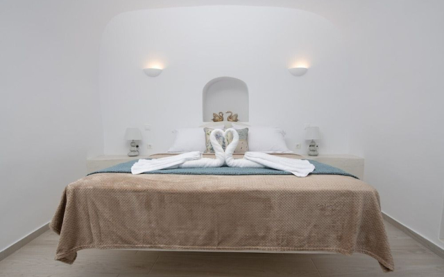 Sun Angelos Oia - Luxury Cave Suites