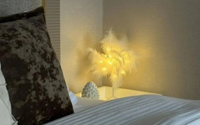Na Naberezhnoy So Vsemi Udobstvami Flat