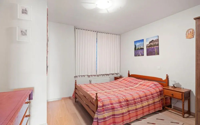 Flat With Terrace & Play Area