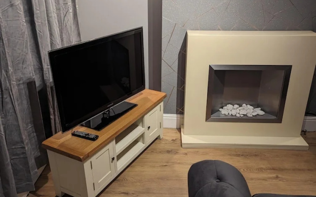2 Bed House - Garden & Excellent Wifi