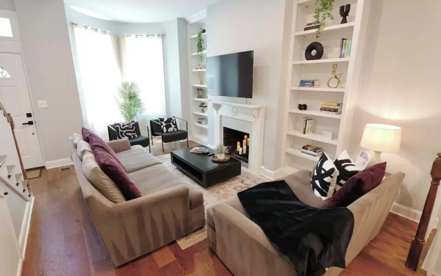 Serene Settler Capitol Hill - 4 Bedroom