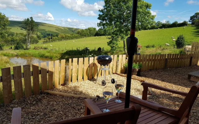 Cozy Cabin Retreat on top of the Shropshire Hills