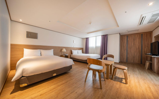 Hotel Rest Seogwipo