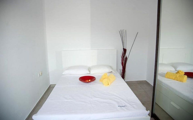 Plum Tree Studio - Morfi Village