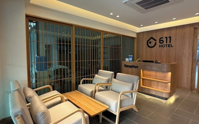 611 Hotel