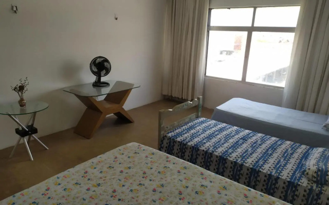 Espaçoso Apartamento na Praia do Futuro c/ 3 Qts.