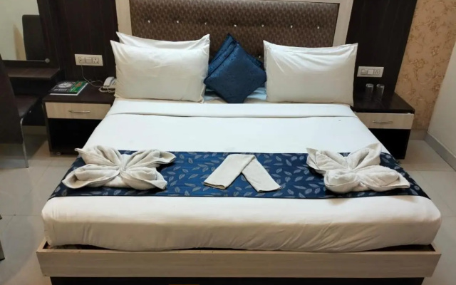 Green Leaf Hotel