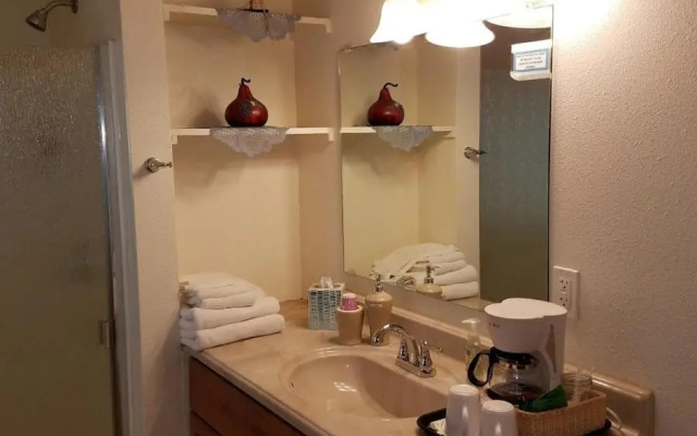Yosemite Nights Bed & Breakfast