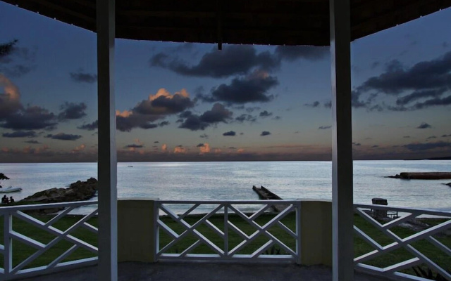 Miramar Villas, 6br by Jamaican Treasures