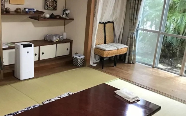 Kami House