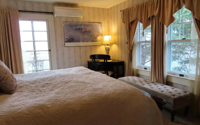 Terraluna Inn
