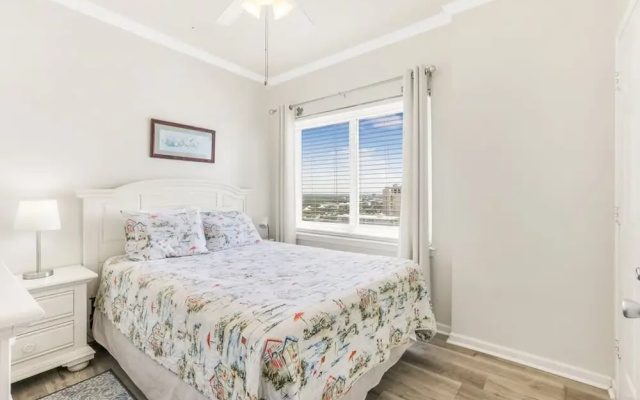 Tradewinds 1301 Beachfront Top-floor