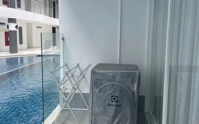B12a - 2 Bdr Condo With Pool Access, Karon Beach