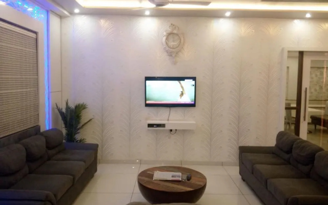 Hotel Pushpak Park