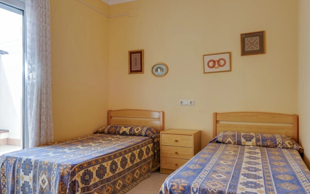 Splendid Mansion in Palau-Saverdera near Sea