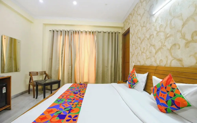 FabHotel Vagmi- 900m from Sikanderpur Metro Station Gurgaon