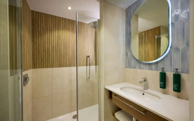 Отель DoubleTree by Hilton Rotterdam Centre