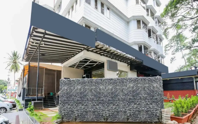 The Dawn Hotel by OYO Rooms