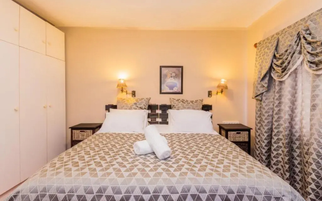 Ajee B&b