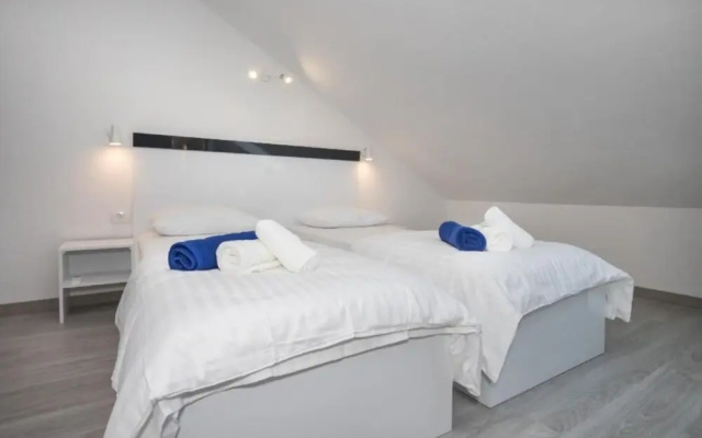 Jakov - Modern and Cosy With Pool - B3