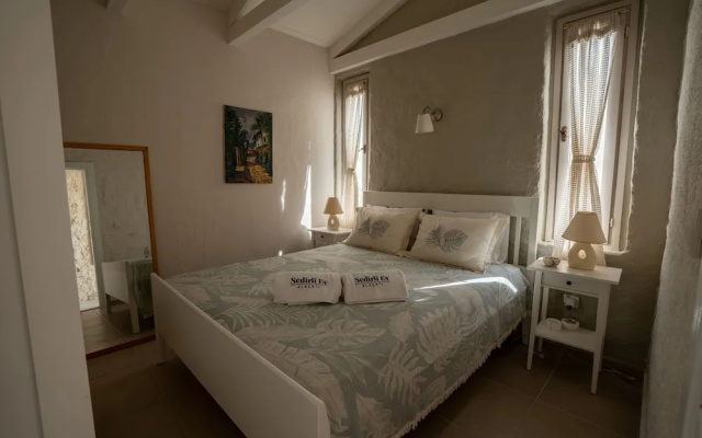 Sedirli Ev Alacati