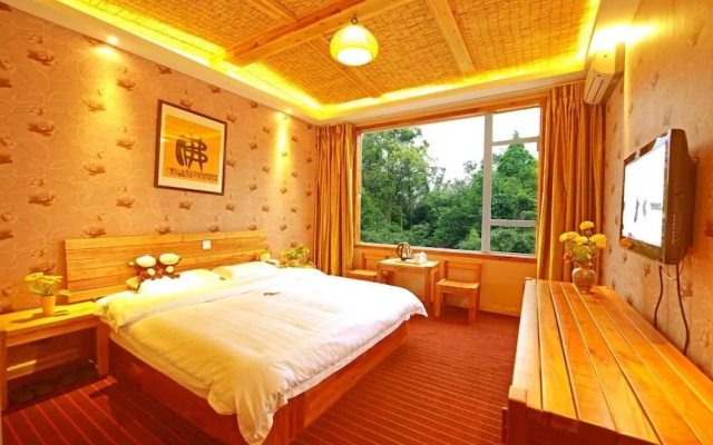 Mount Emei Happy Hotel