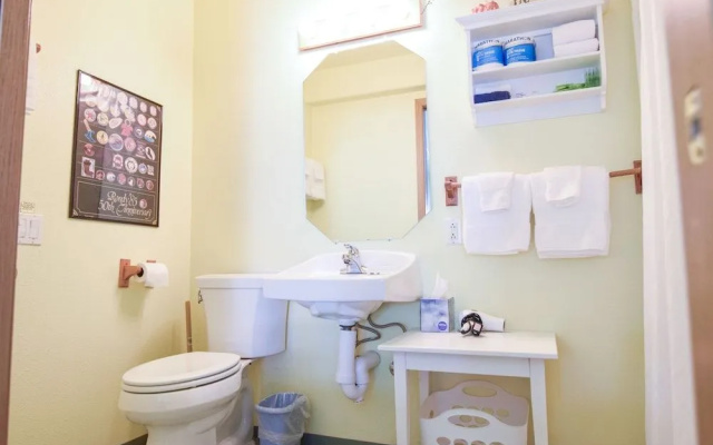 Sea Treasures Inn
