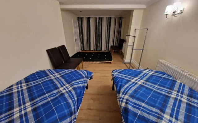 SnoozeDen Chalvey – Free Parking, Near M4 J6
