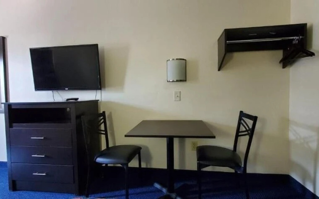 Plano Inn & Suites