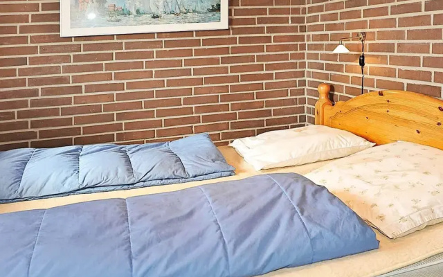 Cozy Holiday Home in Henne near Sea